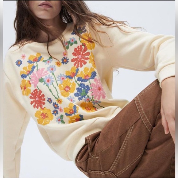 Zara Tops - Zara cross stitch embroidery pullover